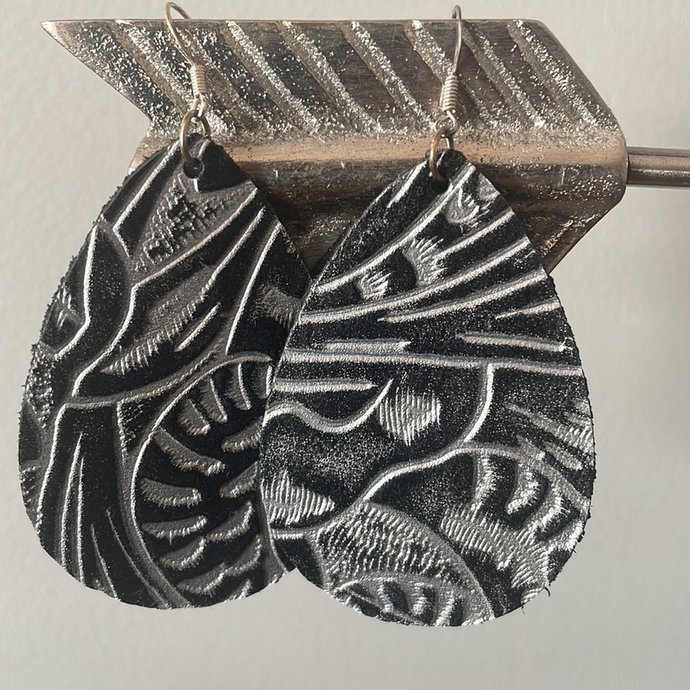 Black & Silver Leather Tear Drop Earrings-“New”- Never Worn